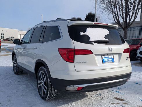 Used 2017 Honda Pilot Touring image 8