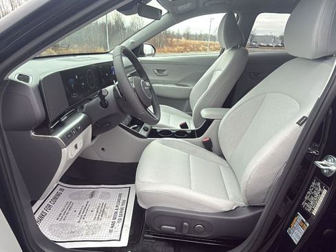 Used 2025 Hyundai Kona SEL image 26