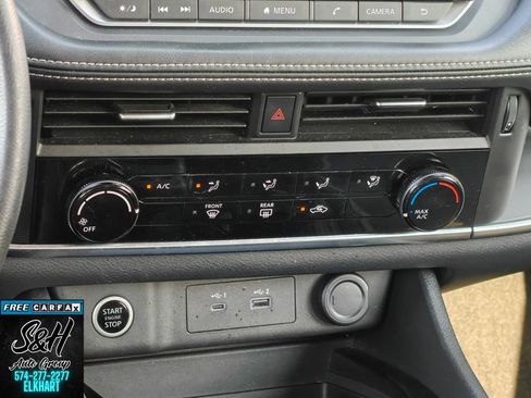 Used 2021 Nissan Rogue S AWD/4WD image 10