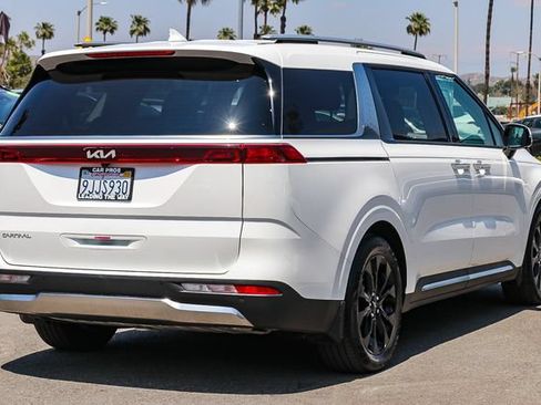 Used 2024 Kia Carnival SX FWD image 10