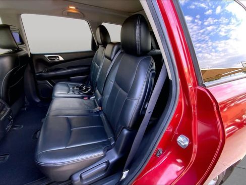 Used 2014 Nissan Pathfinder Platinum w/ Platinum Premium Package FWD image 20