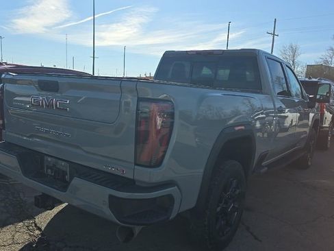 Used 2025 GMC Sierra 3500 AT4 w/ AT4 Premium Plus Package image 4
