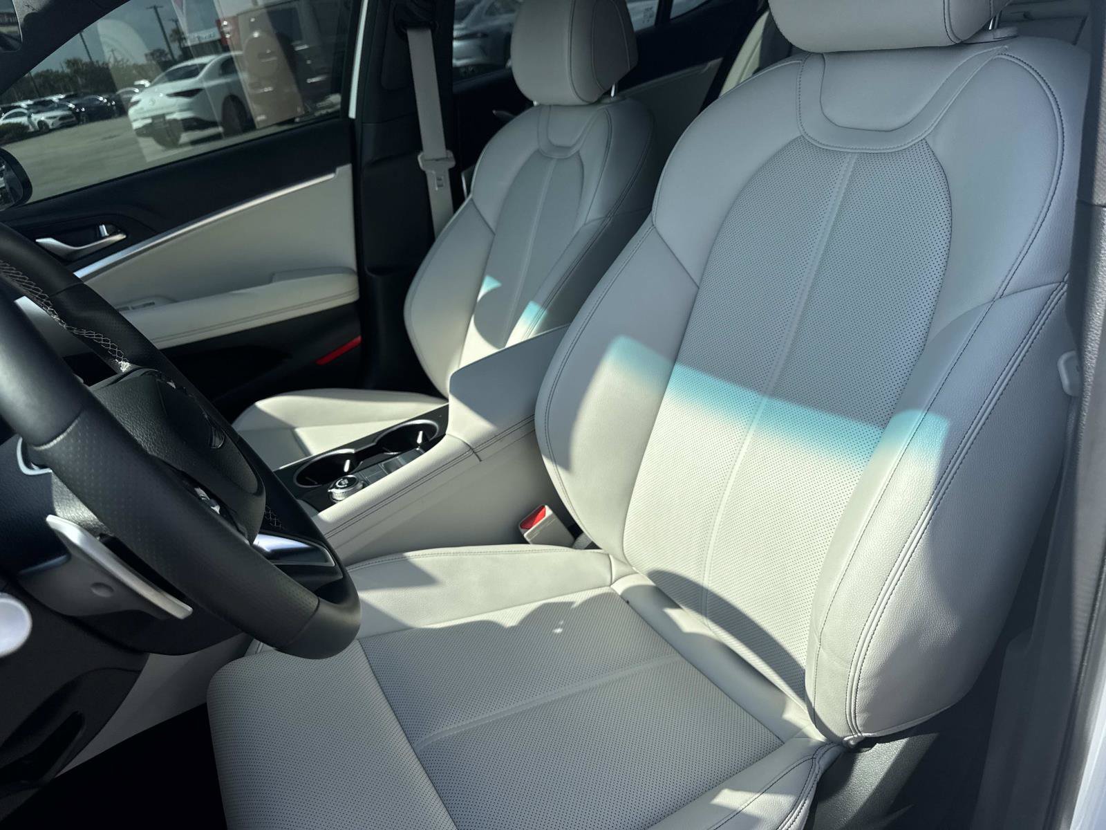 Used 2025 Genesis G70 2.5T RWD image 15