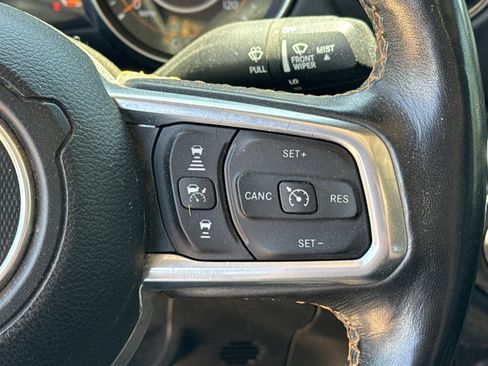 Certified 2022 Jeep Gladiator Overland AWD/4WD image 25