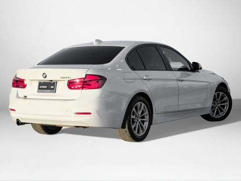 Used 2018 BMW 320i Sedan image 6