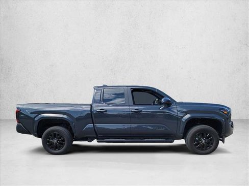 Used 2025 Toyota Tacoma SR5 AWD/4WD image 4