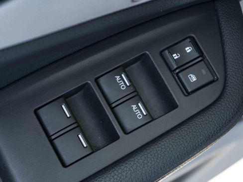 Used 2019 Honda Pilot Touring image 38