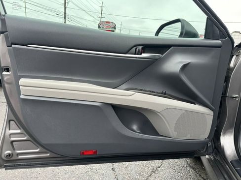 Used 2023 Toyota Camry LE image 9