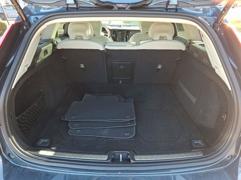 Used 2020 Volvo V60 T5 Cross Country w/ Protection Package image 29