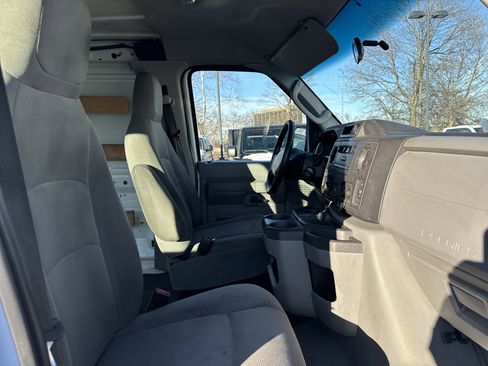 Used 2013 Ford E-250 and Econoline 250 w/ PWR Group image 12
