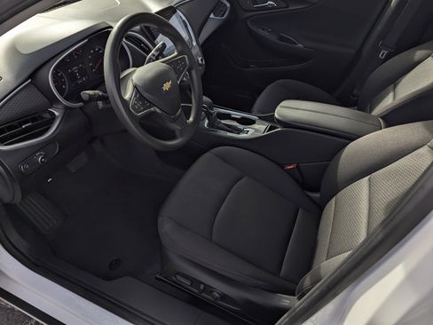 Used 2024 Chevrolet Malibu LT image 9