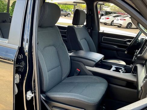 Used 2022 RAM 1500 Big Horn AWD/4WD image 9