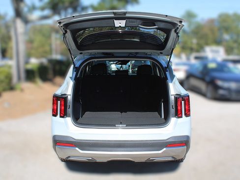 New 2026 Kia Sorento S FWD image 8