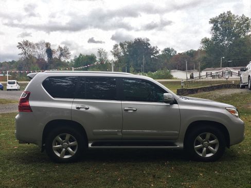 Used 2011 Lexus GX 460 image 6