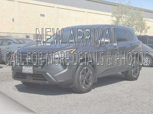 Certified 2024 Nissan Rogue SV image 1