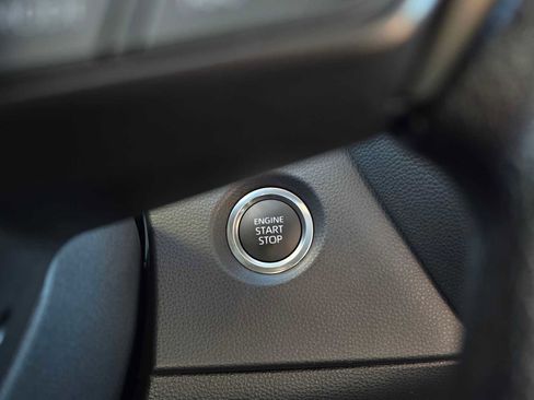 Used 2025 Toyota Corolla LE image 27