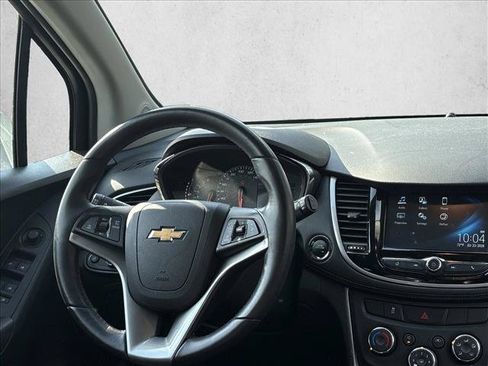 Used 2017 Chevrolet Trax LT w/ LT Convenience Package FWD image 20