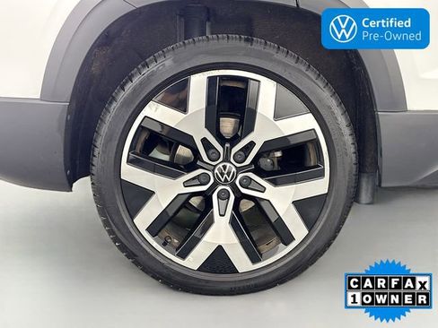 Certified 2023 Volkswagen Taos SEL AWD/4WD image 32