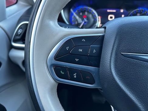 Used 2020 Chrysler Pacifica Limited w/ Tire & Wheel Group image 18