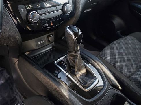 Used 2021 Nissan Rogue Sport SV image 21