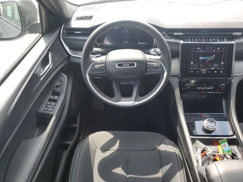 New 2025 Jeep Grand Cherokee L Laredo image 15