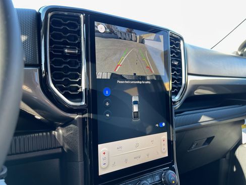 New 2025 Ford Ranger XLT w/ Equipment Group 301A High image 39