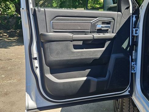 New 2026 RAM 2500 Big Horn AWD/4WD image 11