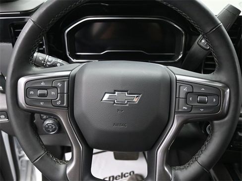 Used 2024 Chevrolet Silverado 2500 ZR2 w/ Technology Package image 24