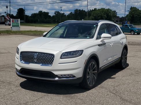 Certified 2022 Lincoln Nautilus Reserve w/ Equipment Group 202A AWD/4WD image 3