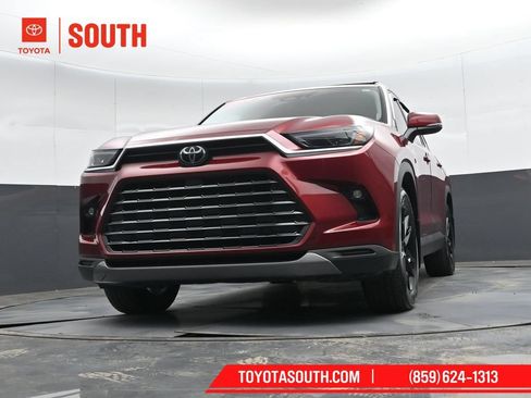 Used 2024 Toyota Grand Highlander AWD image 44