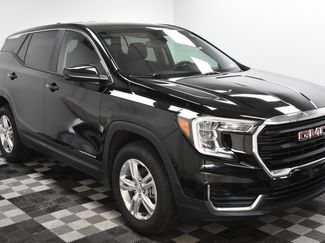 Used 2024 GMC Terrain SLE image 1