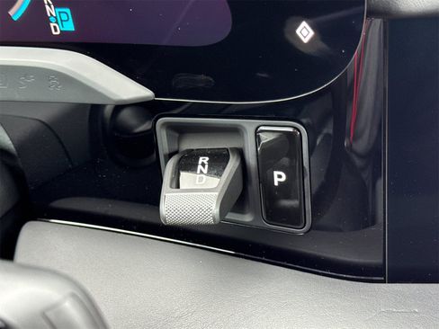 Used 2025 Porsche Taycan 4S image 25