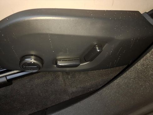 New 2026 Volvo XC90 T8 Plus w/ Protection Package Premier image 16