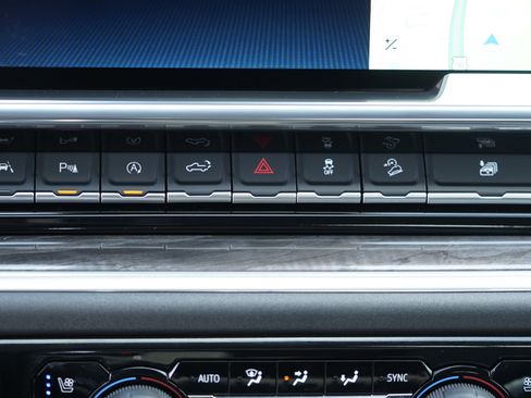 New 2026 Chevrolet Silverado 1500 LTZ w/ LTZ Premium Package AWD/4WD image 31