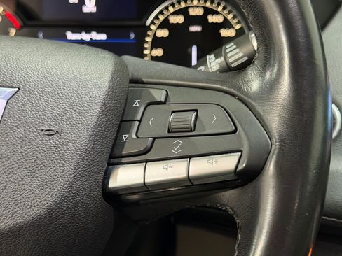 Used 2021 Cadillac XT4 Premium Luxury FWD image 12