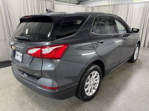 Used 2019 Chevrolet Equinox LS w/ LS Convenience Package AWD/4WD image 4