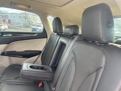 Used 2017 Lincoln MKC Reserve image 19
