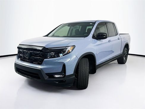 Used 2024 Honda Ridgeline Sport image 2