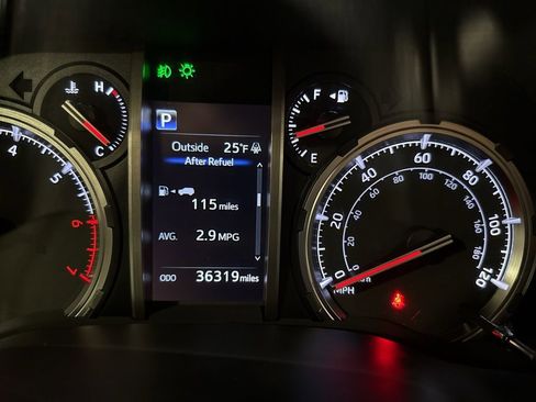 Used 2024 Toyota 4Runner TRD Off-Road Premium image 20