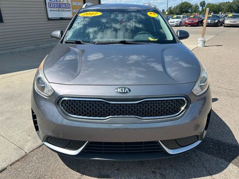 Used 2017 Kia Niro LX FWD image 2