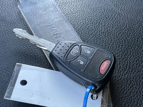 Used 2016 Jeep Wrangler Unlimited Rubicon w/ Connectivity Group AWD/4WD image 25