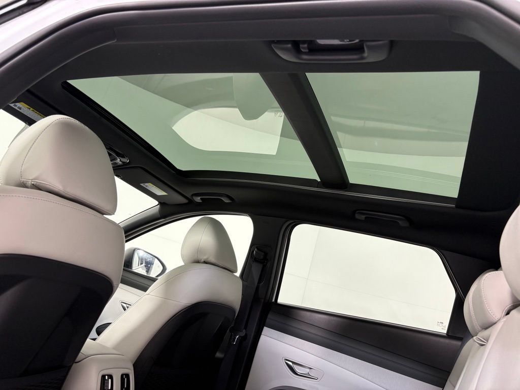 New 2026 Hyundai Tucson Limited FWD image 23