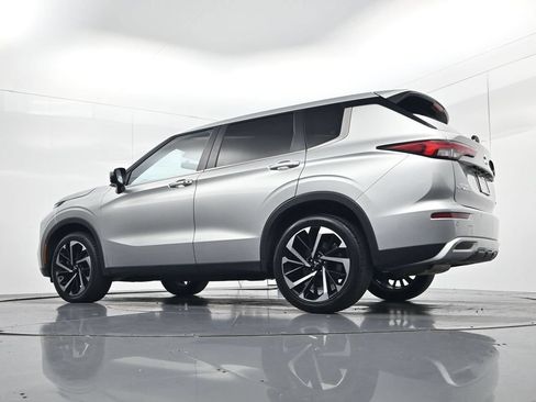 Used 2024 Mitsubishi Outlander SE FWD image 43