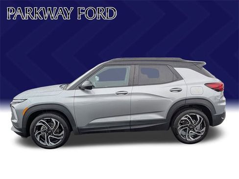 Used 2024 Chevrolet TrailBlazer RS w/ Driver Confidence Package image 8