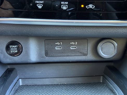Used 2024 Nissan Rogue S AWD/4WD image 25