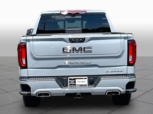 Used 2025 GMC Sierra 1500 Denali AWD/4WD image 5