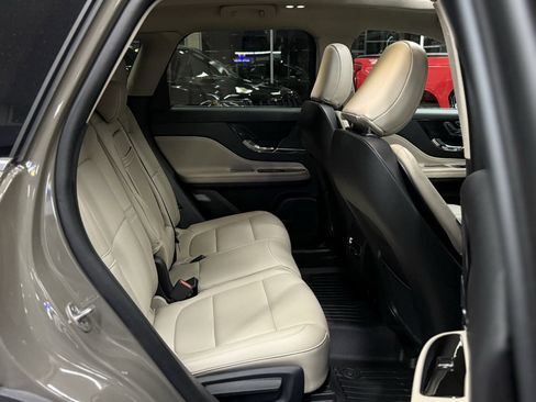 Used 2025 Lincoln Corsair AWD w/ Equipment Group 101A image 26