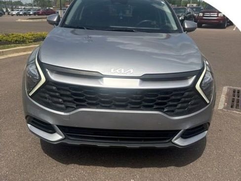 Used 2023 Kia Sportage LX image 1