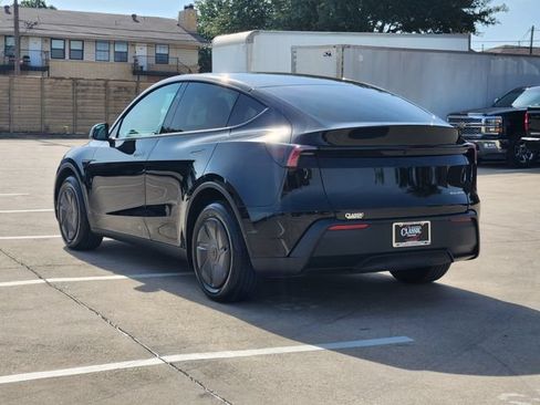 Used 2026 Tesla Model Y AWD image 3