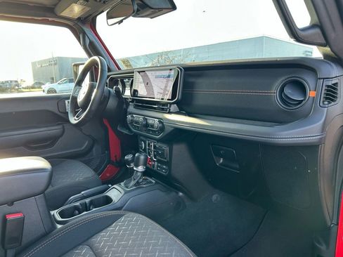 Used 2025 Jeep Gladiator Mojave w/ Convenience Group image 46